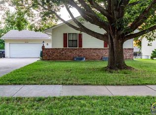 3133 SW Kent St, Topeka, KS 66614