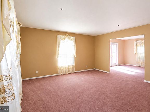 3rd image of 3600 Pocono Pl