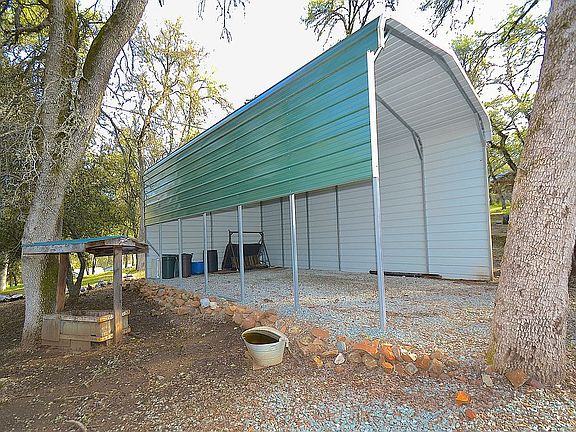 5th image of 9136 Hidden Valley Rd