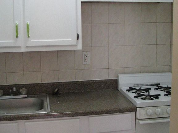 5th image of 184 Hancock St APT 1