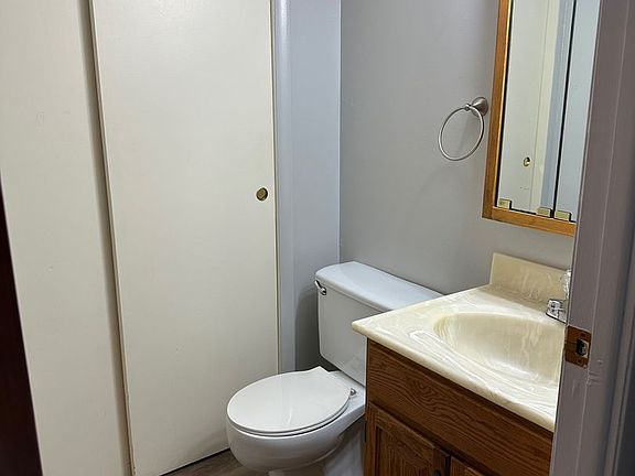 3rd image of 2221 Bel Air Dr