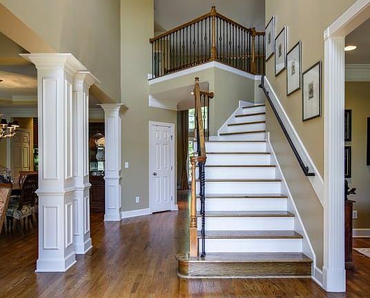 4th image of 245 King Arthur Cir