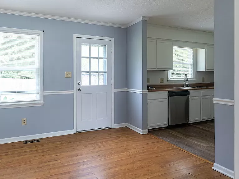 725 E Cardinal Dr — Photo 10