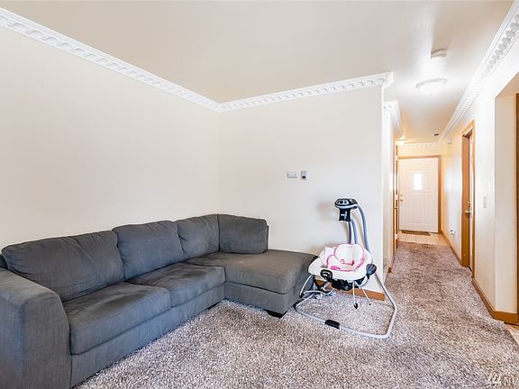 4th image of 2436 I St NE