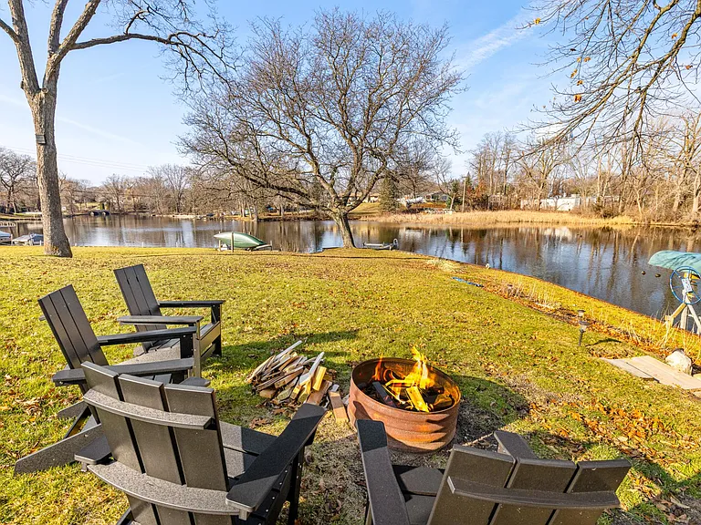 3261 Schoolhouse Dr — Photo 4