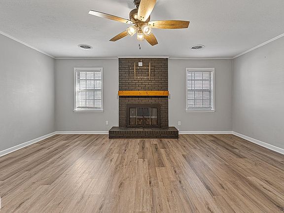 5th image of 1712 N Broadway St