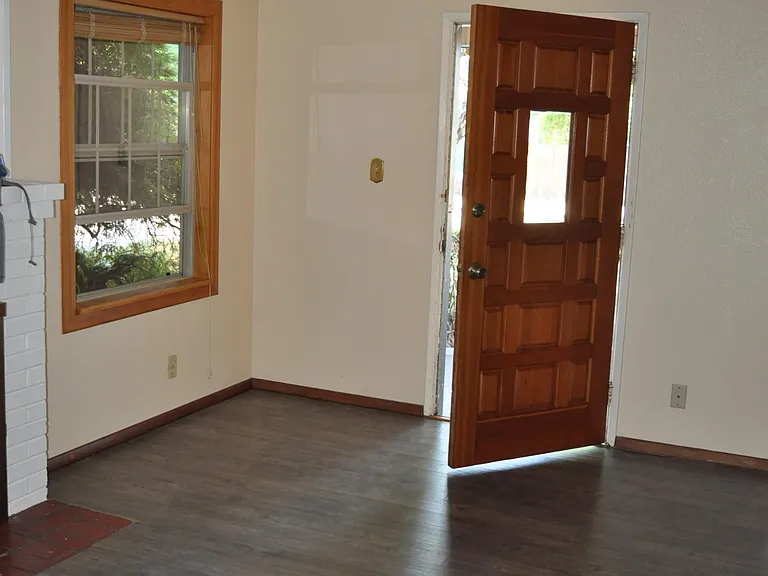 3107 NW Grant Ave — Photo 6