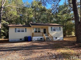 558 Horseshoe Rd, Fayetteville, NC 28303