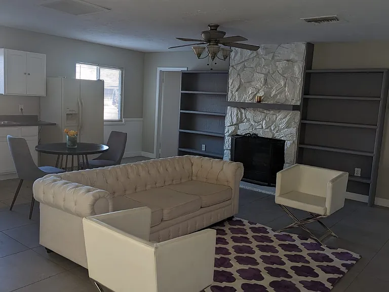 W Sierra St — Photo 6