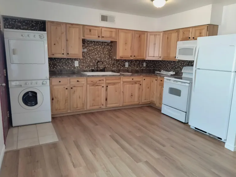 807 Franklin St — Photo 3