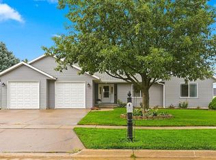 712 Robin Ct, Tiffin, IA 52340
