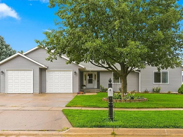 712 Robin Ct, Tiffin, IA 52340