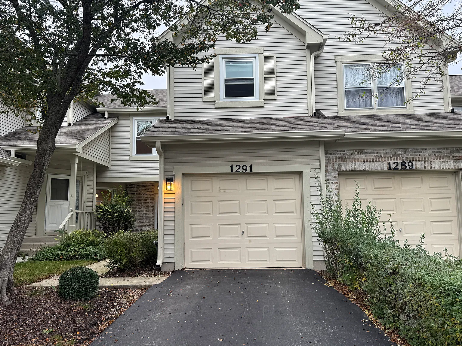 3 bed, 2.5 bath, 1582 sqft, $2,995 — Photo 2