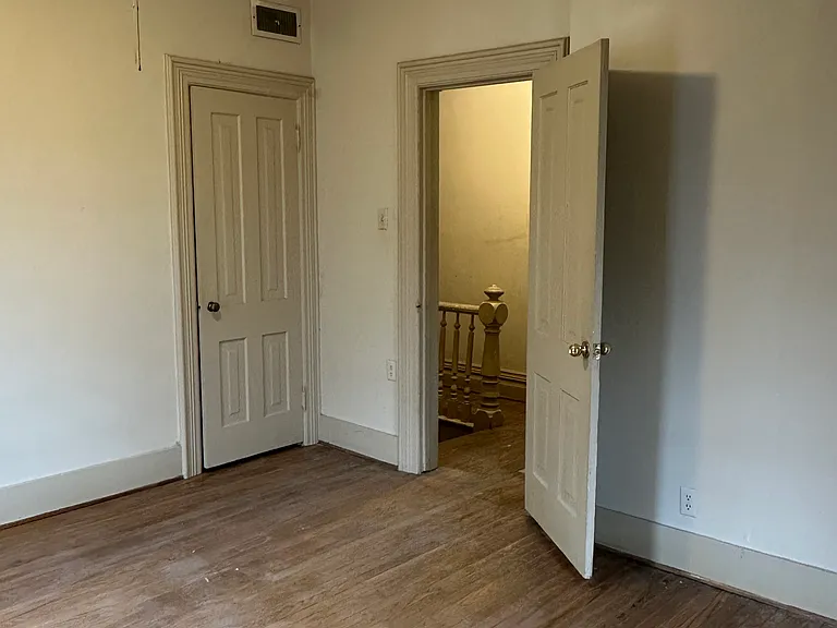 240 W Penn St #2 — Photo 5