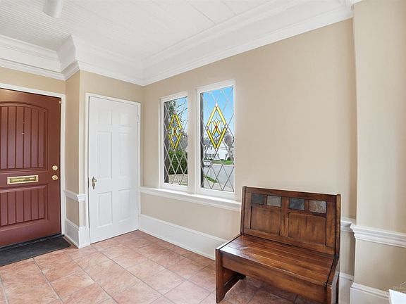 2nd image of 1253 Herschel Ave
