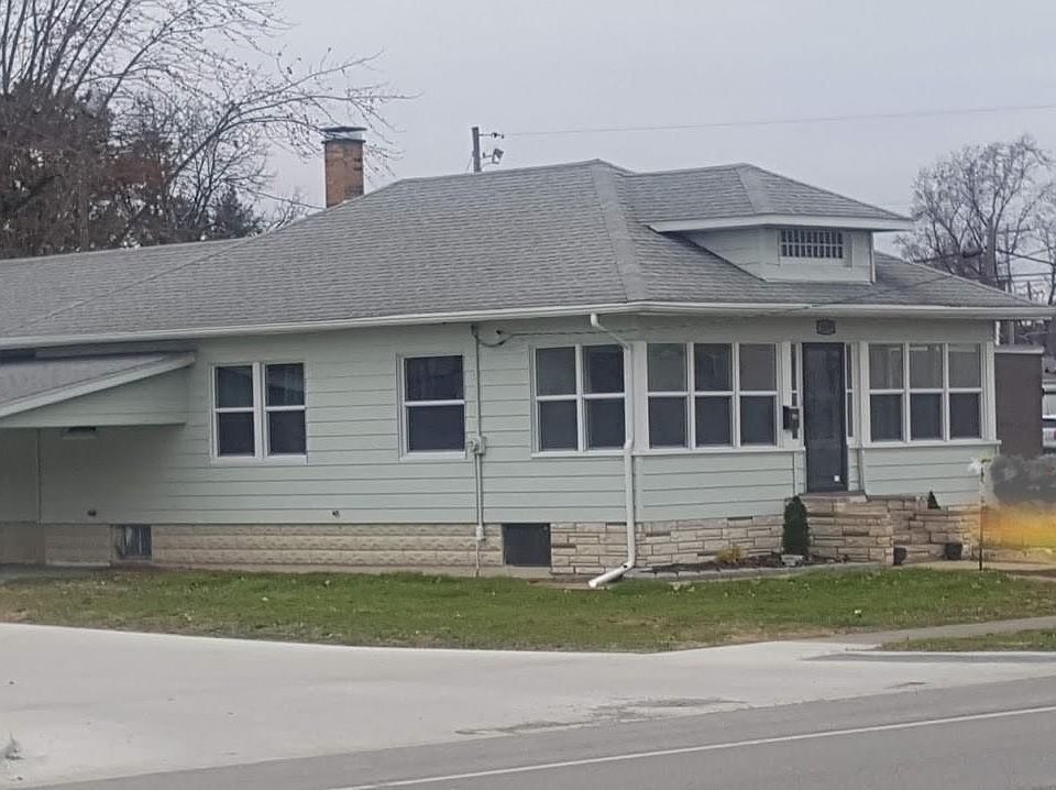 2nd image of 403 S Main St