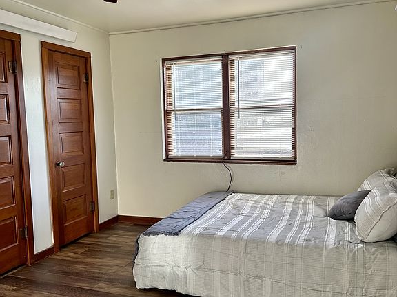 2nd image of 204 W 6th St #10552619