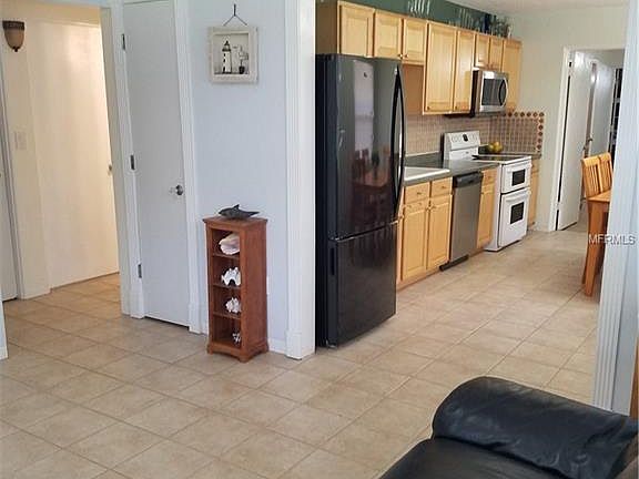 4th image of 4037 19th St N