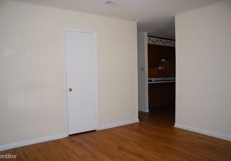 2nd image of 1008 Shirley Dr
