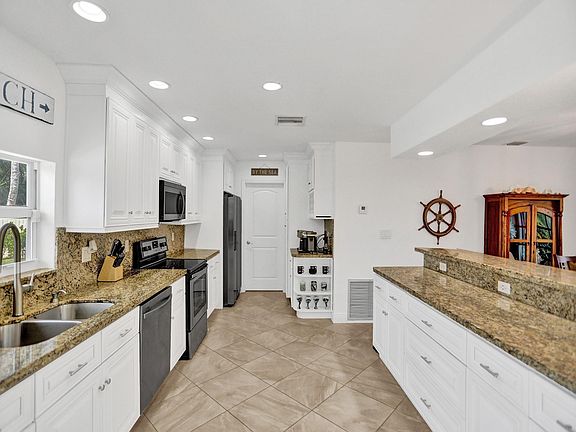 5th image of 70 SE 10th Street