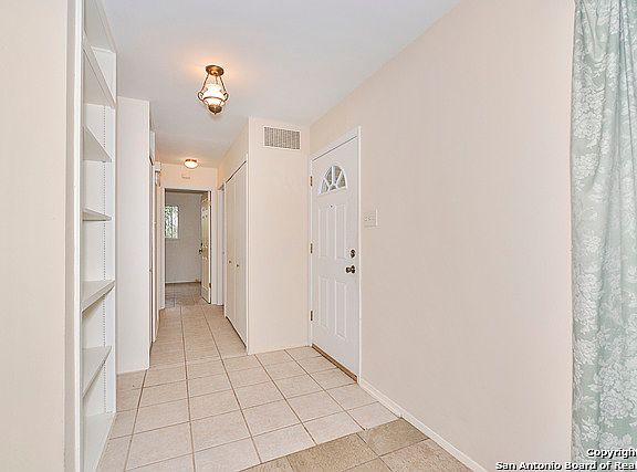 4th image of 227 Whitecliff Dr