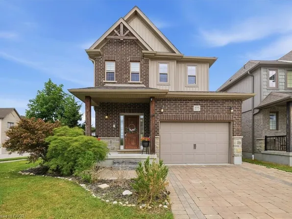 275 Falconridge Dr, Kitchener, ON N2K 0C5