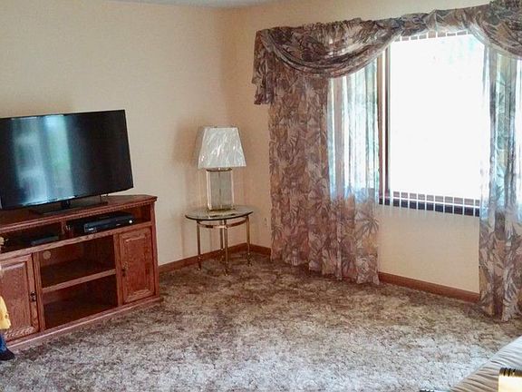 5th image of 4322 Jasmine Dr
