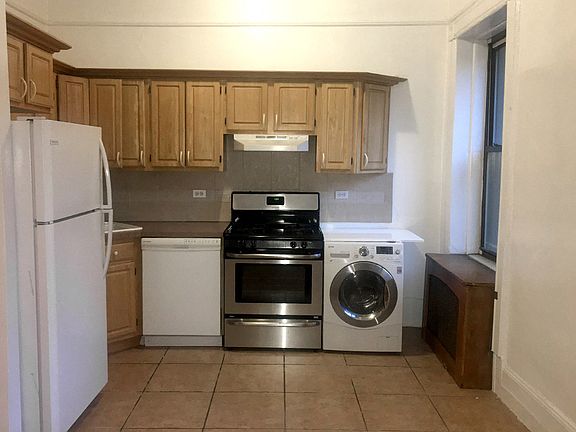 5th image of 322 W 104th St APT 4