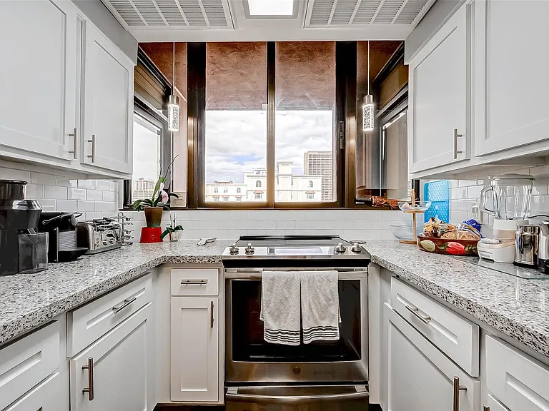 5150 Hidalgo St #402 — Photo 34