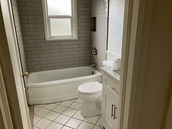 4th image of 1218 8th Ave S Unit 3