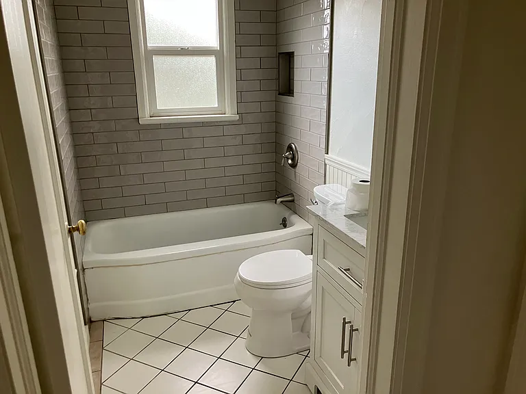 1218 8th Ave S #3 — Photo 4