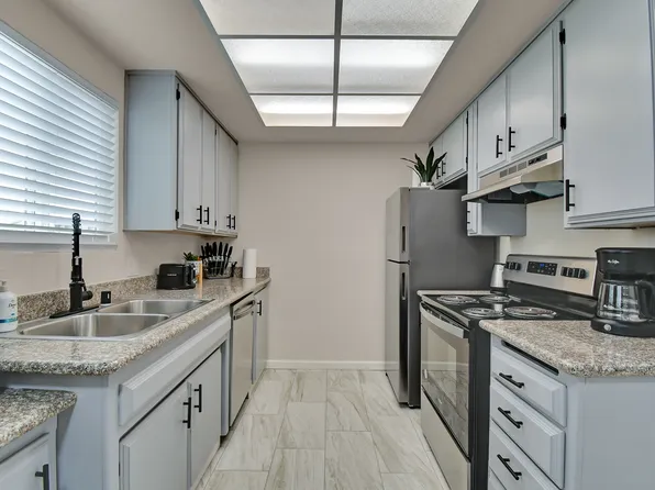 1104 F St APT 1, Marysville, CA 95901