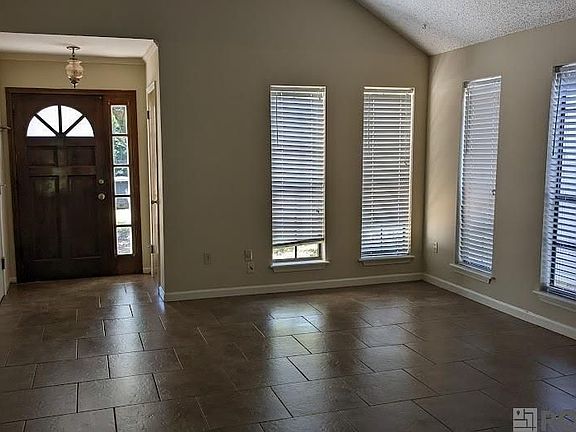 3rd image of 332 Heatherwood Dr