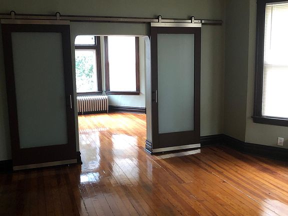 3rd image of 9318 S Phillips Ave Unit 2