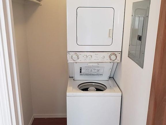 5th image of 2916 Hoyt Ave APT 3