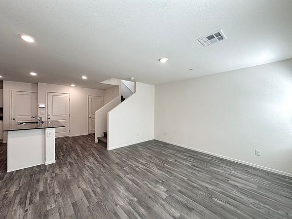 3rd image of 4921 Hunter Mesa Ave