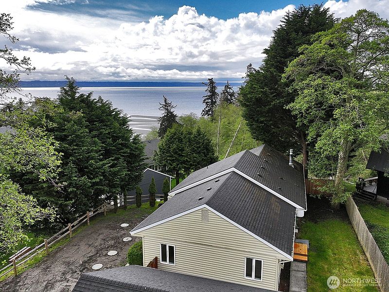 3rd image of 3760 Periwinkle Road