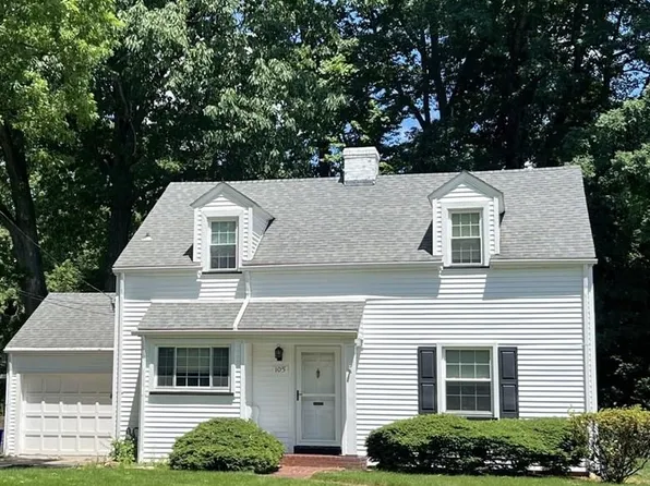 105 E Englewood Ave, New Castle, PA 16105