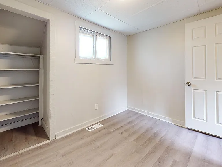 6904 Lorain Ave — Photo 20