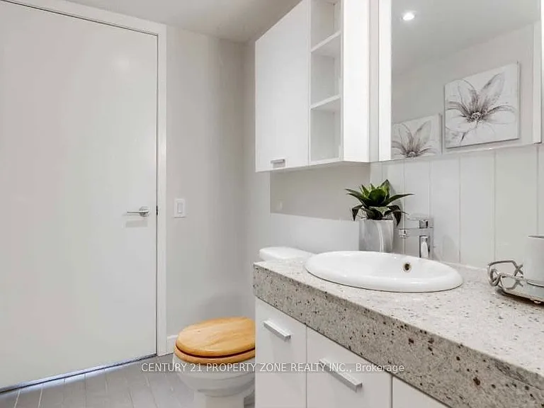 33 Singer Ct #303 — Photo 10