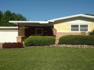 1620 Pershing St, Salina, KS 67401
