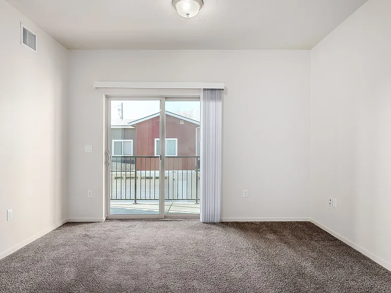 Legacy at 50th St Apartments — Photo 43