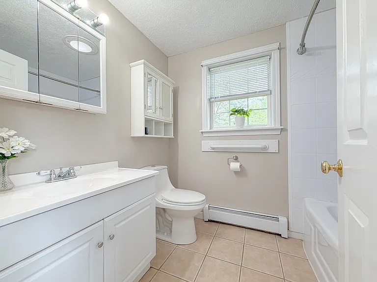 9 Dakota Dr — Photo 5