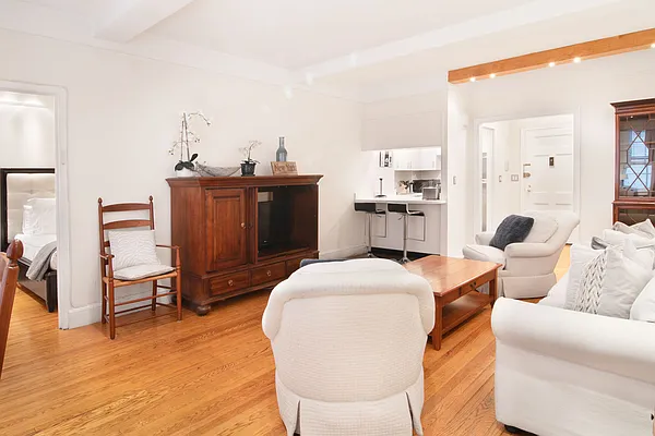 Rented by WAM Partners - William Moses Co. | media 18