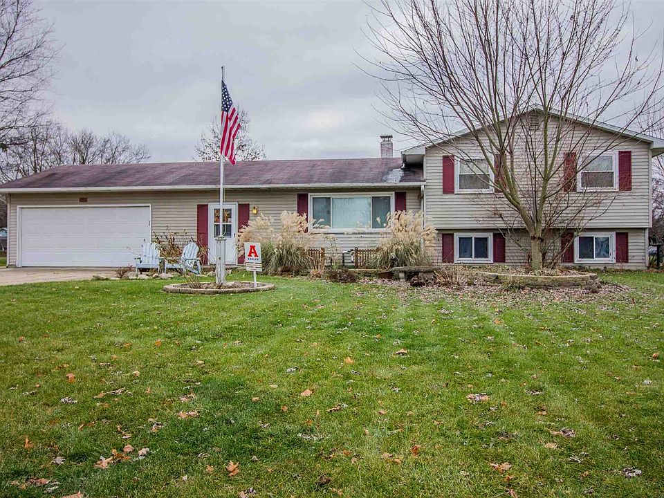 1st image of 18392 Chaucer Ln
