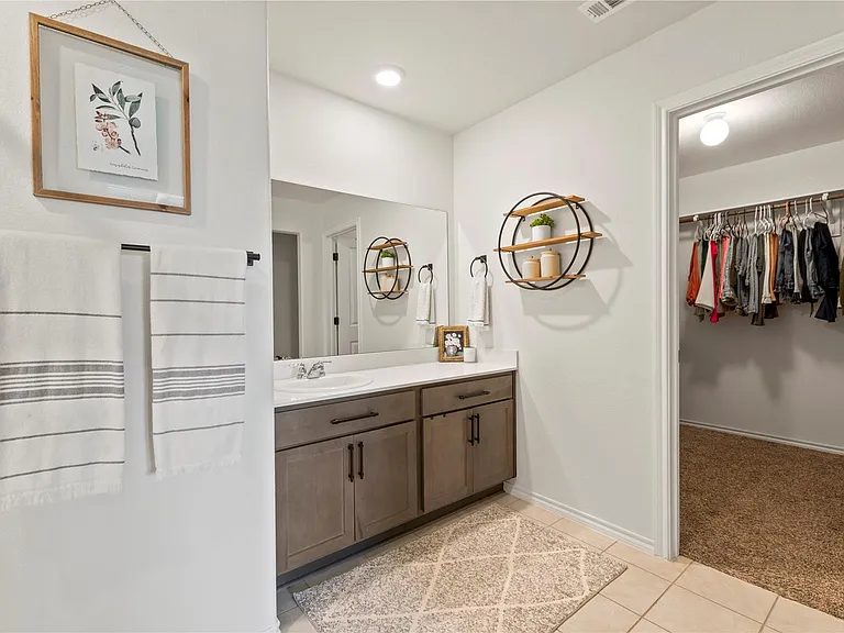 985 Alton Dr — Photo 17