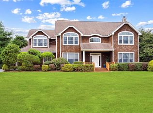 11 Brushy Neck Ln, Westhampton, NY