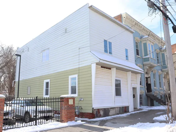 (undisclosed Address),