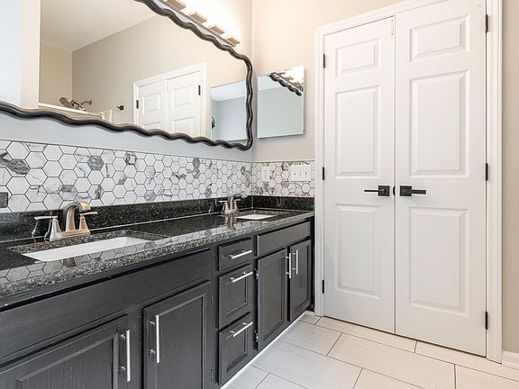 3rd image of 6106 Rosebriar Ln #6106