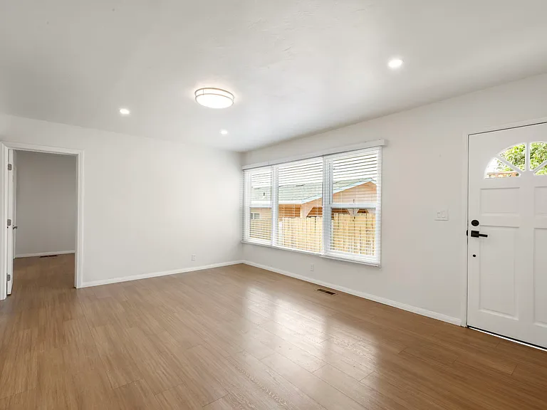 4233 Pepper Dr — Photo 8